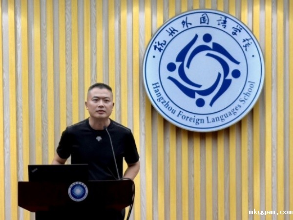 陈亮.jpg 陈亮.jpg